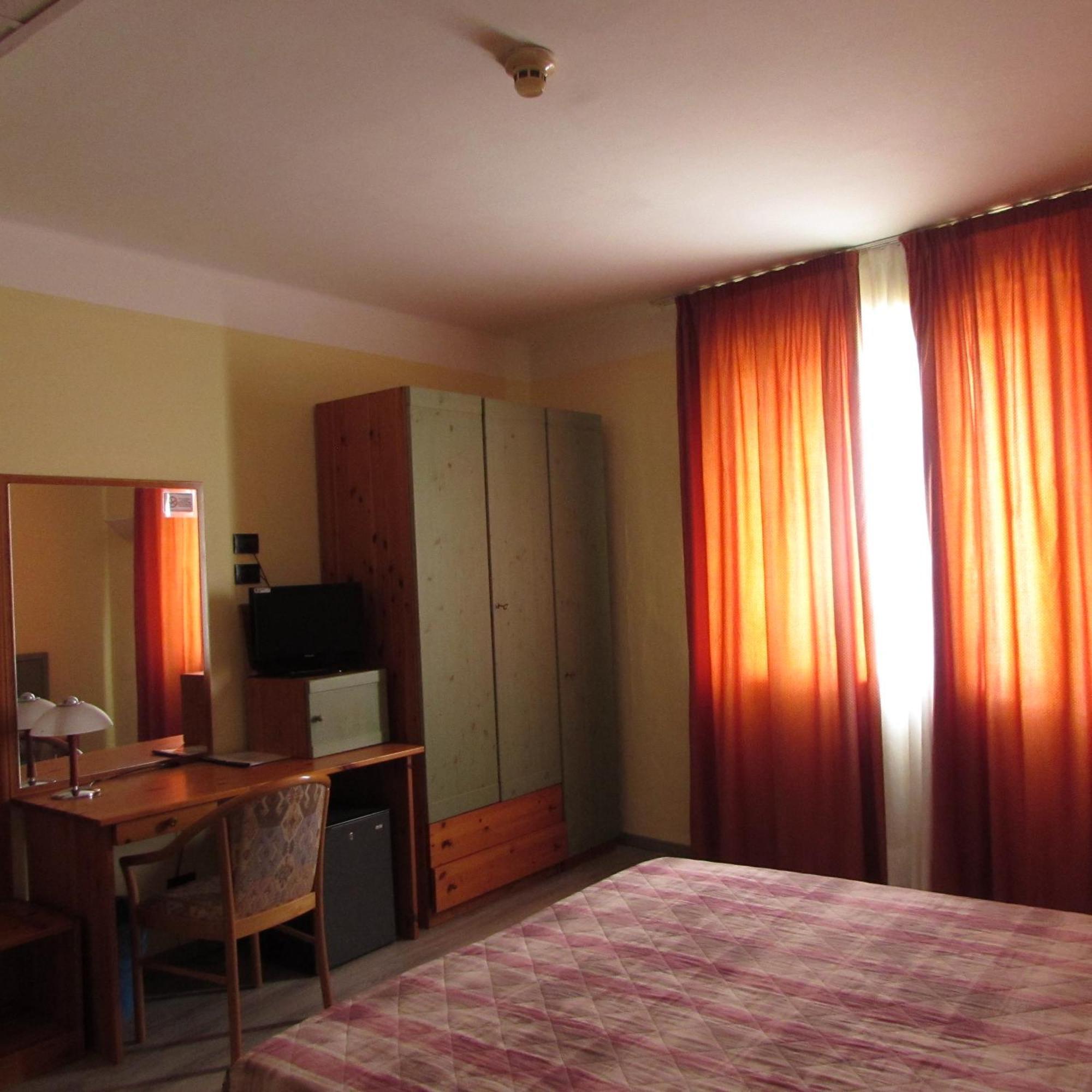 Hotel Alpi Del Mare Mondovì Kültér fotó